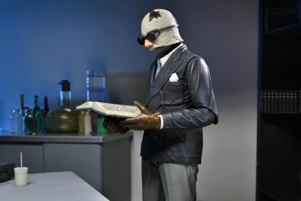Neca Universal Monsters Ultimate Invisible Man Figure - Imagem 9