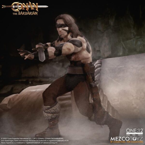 Pré-venda Mezco Toyz Conan the Barbarian (1982) One:12 Collective Conan (War Paint Edition) Action Figure - Imagem 6