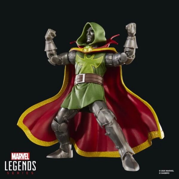 Pré-venda Hasbro Fantastic Four: One World Under Doom Marvel Legends Emperor Doom Action Figure+ - Imagem 2