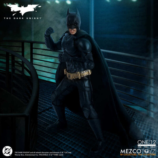 Pré-venda Mezco The Dark Knight One:12 Collective Batman Action Figure - Imagem 5