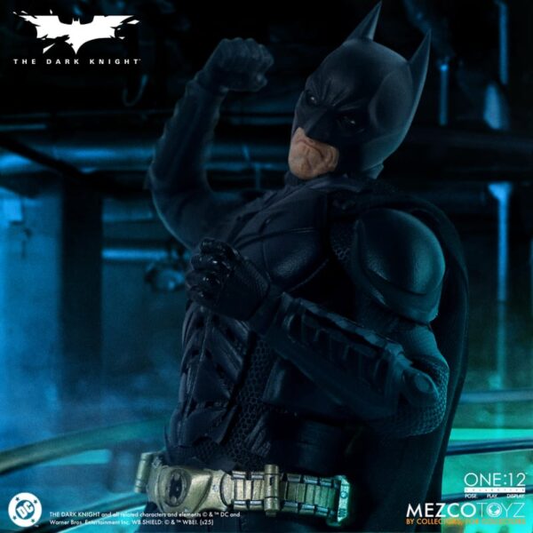 Pré-venda Mezco The Dark Knight One:12 Collective Batman Action Figure - Imagem 10