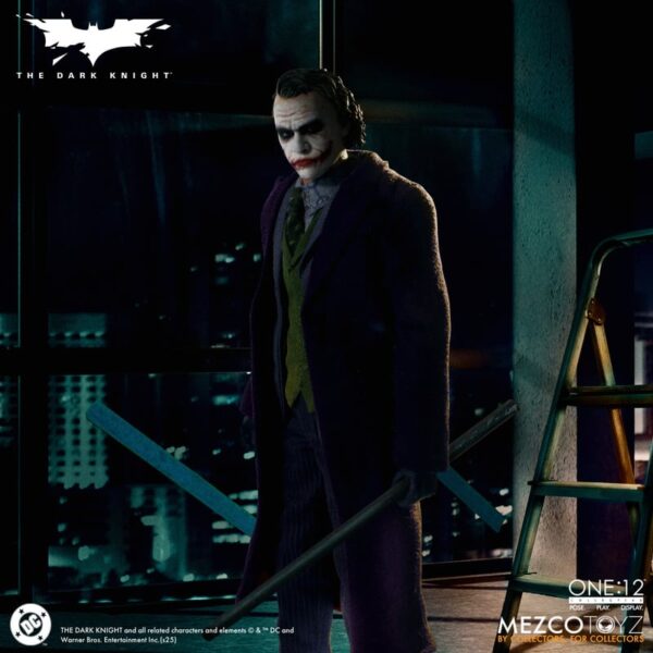 Pré-venda Mezco The Dark Knight One:12 Collective The Joker Action Figure - Imagem 7