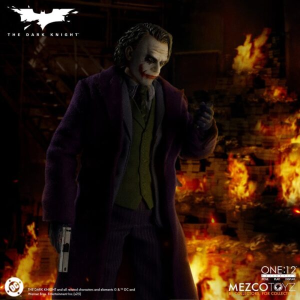 Pré-venda Mezco The Dark Knight One:12 Collective The Joker Action Figure - Imagem 10